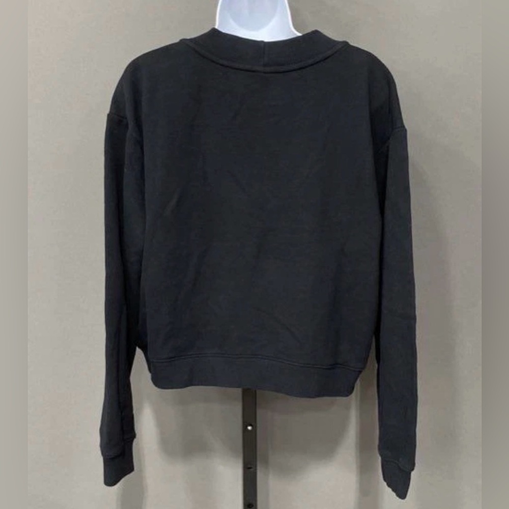 Vuori Cropped Black Sweatshirt NWT Size M - Picture 2 of 4
